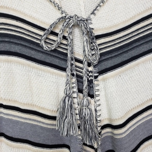 Anthropologie Moth Calexico hooded poncho - Picture 3 of 8